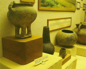 Artifacts at Woolaroc Museum Artifacts at Woolaroc Museum